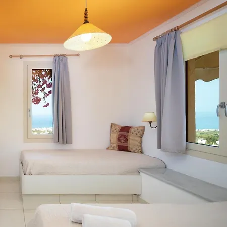 Sunny Hideaway In Chersonisos Hersonissos (Crete)
